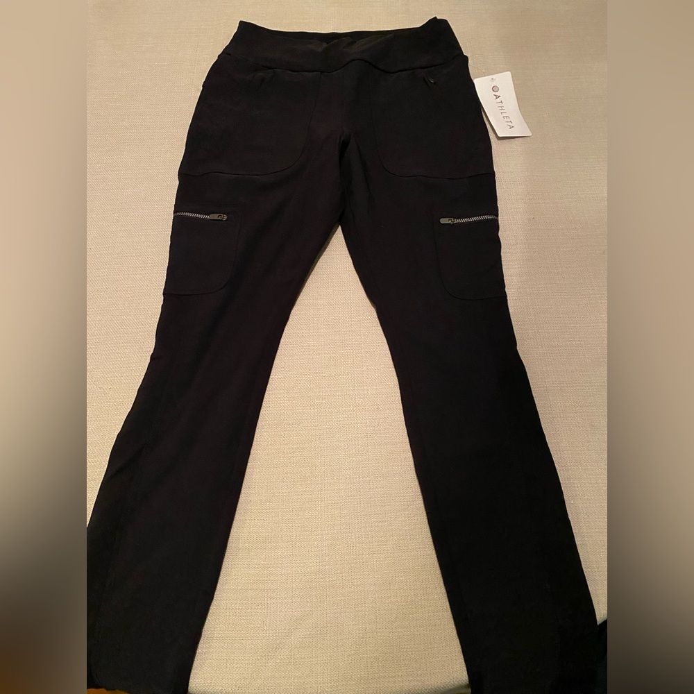 Athleta Highline Hybrid Cargo Tight (Size 10)